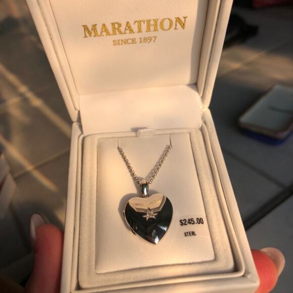 Brand New Heart Locket Necklace - Picture 2 of 4